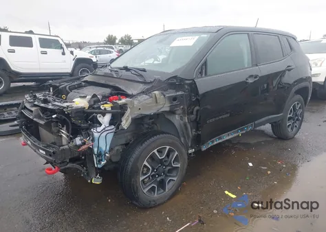 2019 Jeep Compass Trailhawk 4X4 z USA, uszkodzony, nr VIN 3C4NJDDBXKT765647